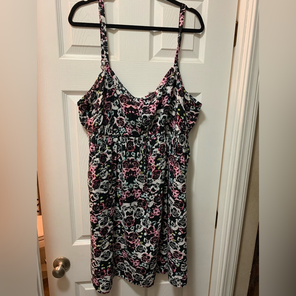 Torrid Floral Rose Skulls dress with pockets